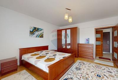 Apartament cu 1 camere decomandat în Tractorul - 1