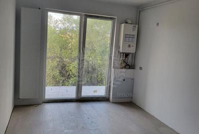 // 2 CAMERE// WHITE TOWER// - 1