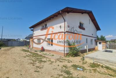 Casă individuală cu 8 camere decomandat cu Canalizare în Cristian - 9