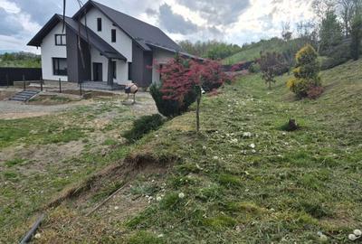 Casă cu 4 camere în Târgu Neamț - 3