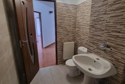 Ap. 3 camere, et. 2, 67 mp, Str. Drăgăneṣti, Bl. 12 - 5