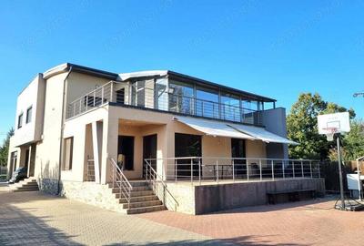 Casa moderna construita pe un teren de 2297 mp - 2