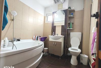 Apartament cu 3 camere decomandat în Prundu - 1