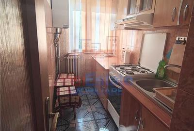 Apartament cu 3 camere semidecomandat în Alexandru cel Bun