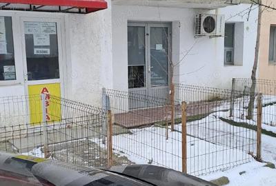Spațiu comercial, de 25 mp, în Central - 3