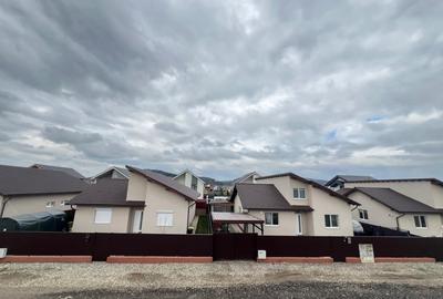 Duplex cu 4 camere cu Canalizare în Sânpetru - 18