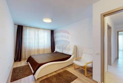 Apartament cu 3 camere decomandat în 13 Decembrie - 16