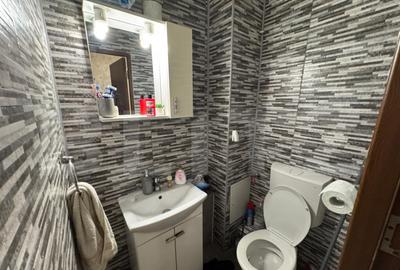 Apartament de 3 camere, decomandat, cartierul 1 Mai - 2