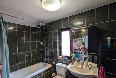 De vanzare casa tip duplex in Flore?ti, intr-o zona exclusiv de case ! - 11