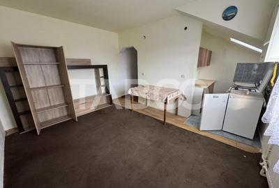 Apartament cu 2 camere semidecomandat, mobilat în Țiglari