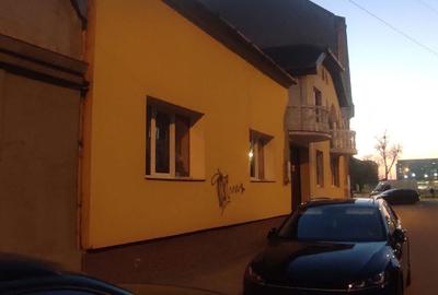 Casă cu 4 camere decomandat în Central - 7