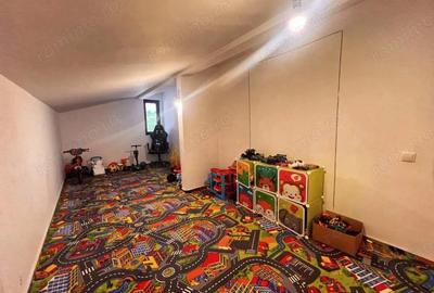 Casă cu 2 camere cu Canalizare în Central