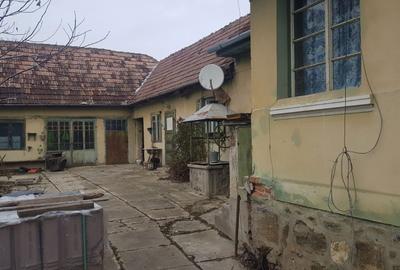 Casă cu 4 camere în Central - 2
