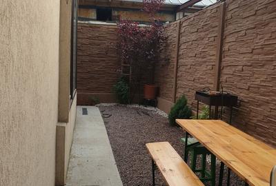 Casă cu 4 camere cu Canalizare în Km 5 - 8