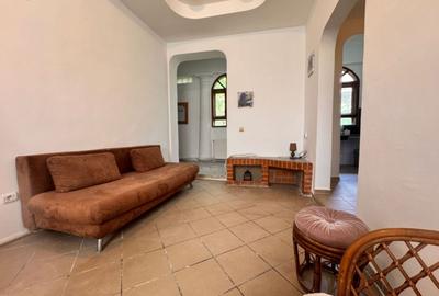 Apartament cu 3 camere semidecomandat în Central - 3