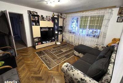 Apartament cu 3 camere semidecomandat în Micro 3 - 13