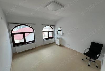 Spațiu comercial, de 180 mp, în Central - 3