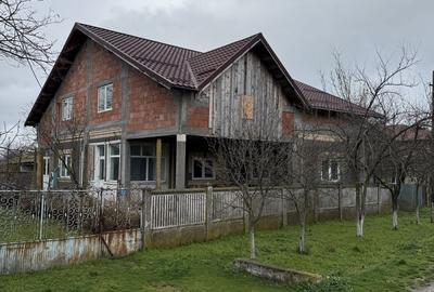 Casă cu 4 camere în Bârseștii de Jos - 8