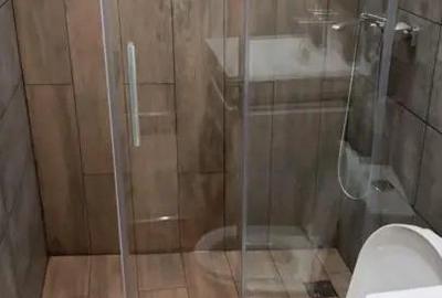 Garsonieră decomandată în Apărătorii Patriei