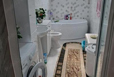 Casă cu 3 camere cu Teren 1446 Mp în Moinești - 3
