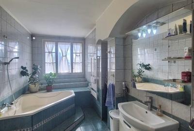 Apartament cu 3 camere semidecomandat în Central - 15