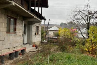 Casă cu 5 camere cu Teren 600 Mp în Central