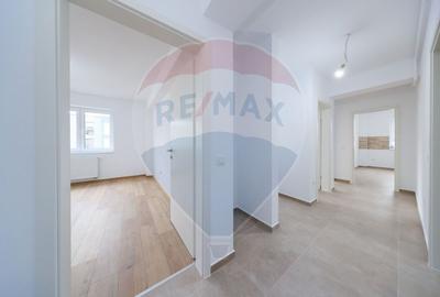 Apartament NOU-3 camere, parcare si boxa- de vanzare in zona Tractorul - 2
