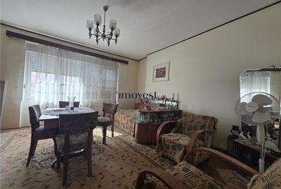 Apartament cu 3 camere decomandat în Central - 2