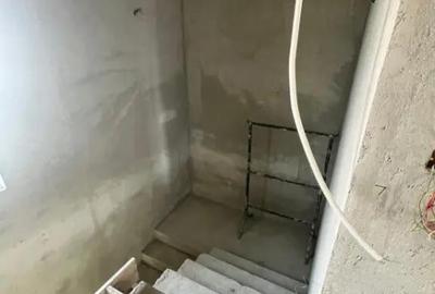 Casă cu 5 camere cu Teren 250 Mp în Central - 3