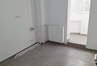 VANZARE GARSONIERA - 1