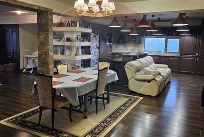 Apartament cu 5 camere decomandat, mobilat în Viforâta