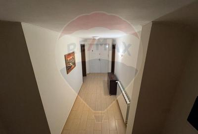 Casă cu 6 camere cu Teren 1263 Mp în Dărmănești - 11