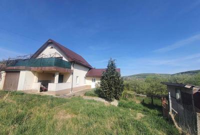 Casă cu 4 camere în Vâlcele - 3