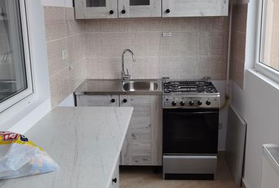 Apartament cu 2 camere decomandat în Roșu