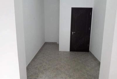 Spațiu comercial, de 50 mp, în Central - 9