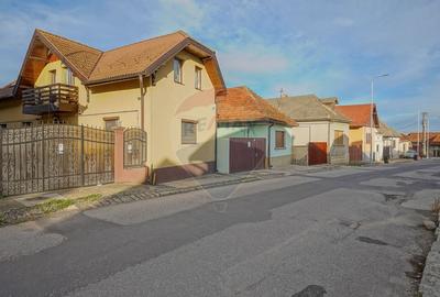 Casă individuală cu 5 camere în Cernatu