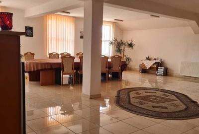 Casă cu 4 camere decomandat în Central - 1