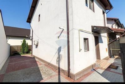 Casă cu Teren 150 Mp în Central - 10