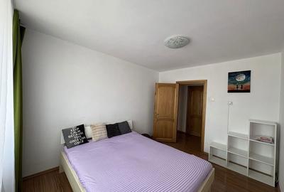 Apartament cu 3 camere decomandat în Micro 6 - 2