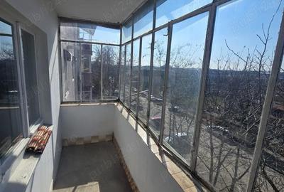 Apartament cu 3 camere semidecomandat în Micro 16 - 4