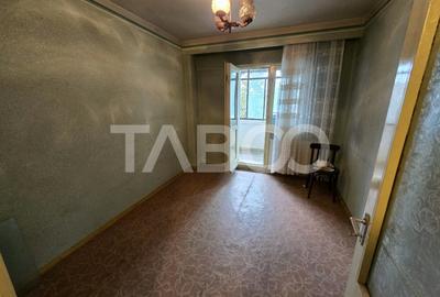 Apartament decomandat 4 camere 4 balcoane 2 bai etaj 1 Central Sibiu - 10