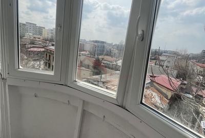 Garsonieră decomandată, mobilată în Tei