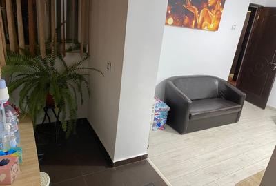 Vand apartament 3 camere, parter, transformat in spatiu comercial si garsoniera - 2