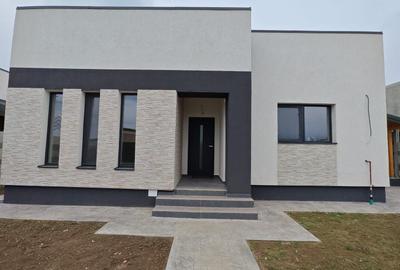 Casă individuală cu 4 camere cu Canalizare în Berceni - 3