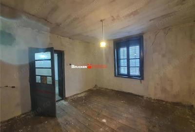 Casă cu Teren 9504 Mp în Poclușa de Barcău - 4