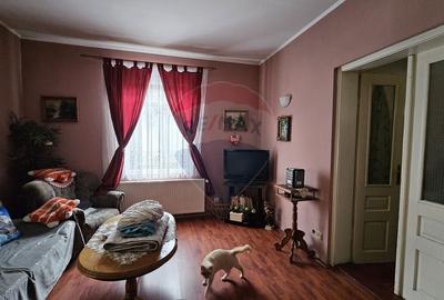 Casă cu 6 camere cu Teren 200 Mp în Central - 9