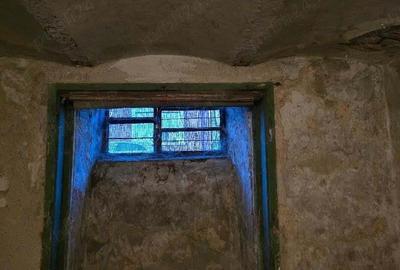 Vand ap 2 camere si dep, ultracentral , la curte comuna , 3 geamuri front stradal , reabilitata ext - 17