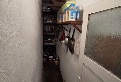 Casă cu 3 camere semidecomandat în Cernatu - 1