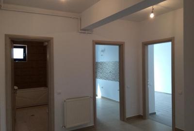 Apartament cu 3 camere decomandat în Apărătorii Patriei