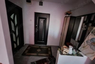 Vand apartament 2 camere semidecomandat
